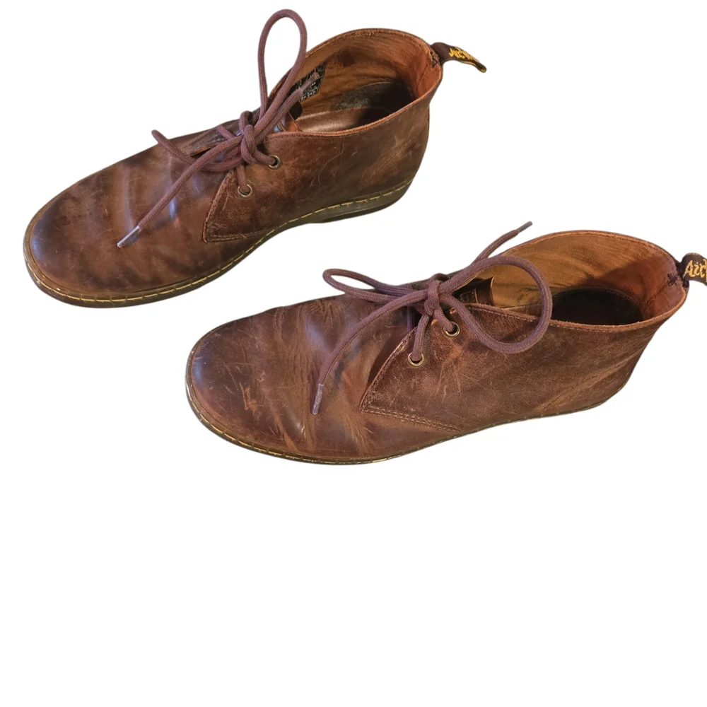 Dr. Martens Men’s‎ Cabrilla Boots – Brown Distressed Leather – Size 11